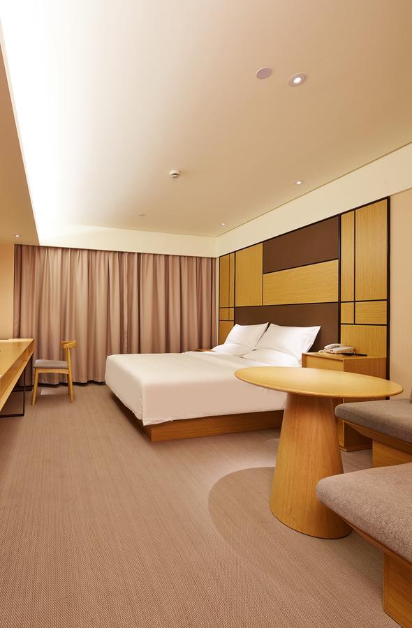 Ji Hotel Shanghai Hongqiao Airport Huqingping Highway Екстер'єр фото