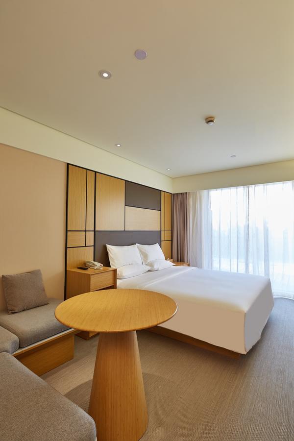 Ji Hotel Shanghai Hongqiao Airport Huqingping Highway Екстер'єр фото